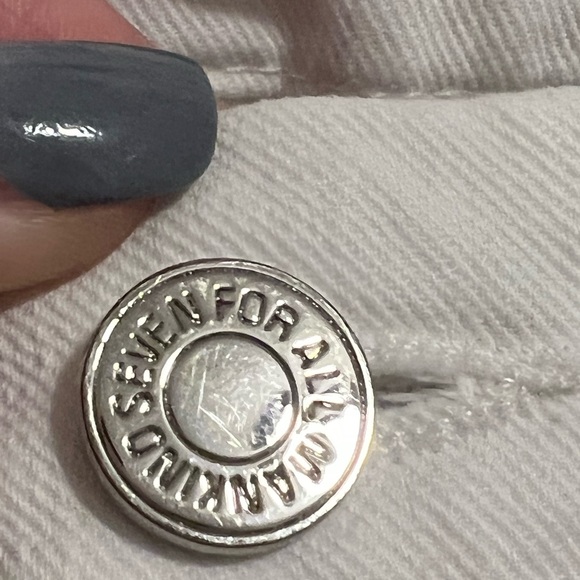 30. 7 For All Mankind white skinny denim pant with raw hem. Size 29 - Picture 4 of 13